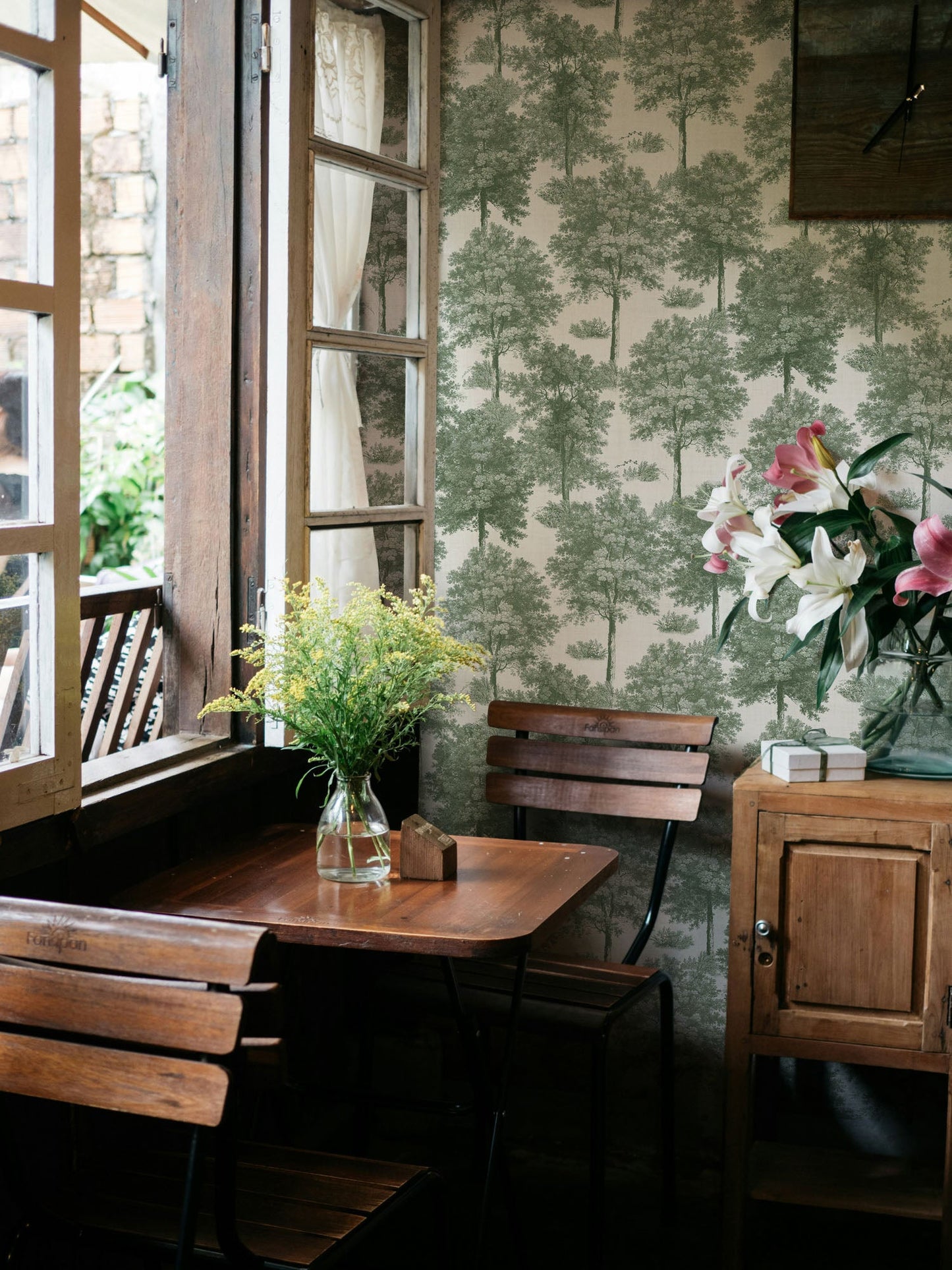 VCB00348 Chesnut Tree Wallpaper