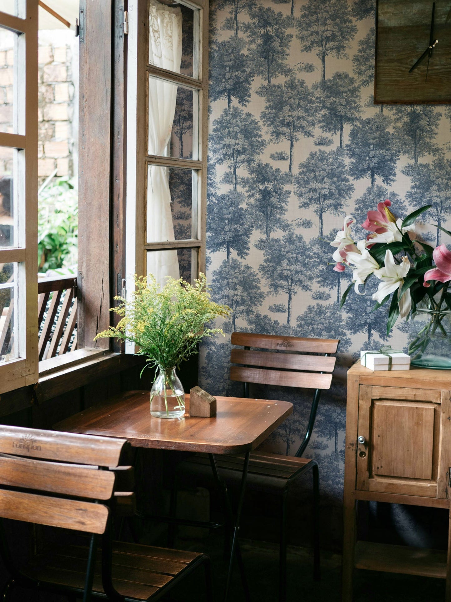 VCB00350 Chestnut Tree Wallpaper